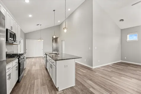 3 Dogwood Way Ottawa IL 61350