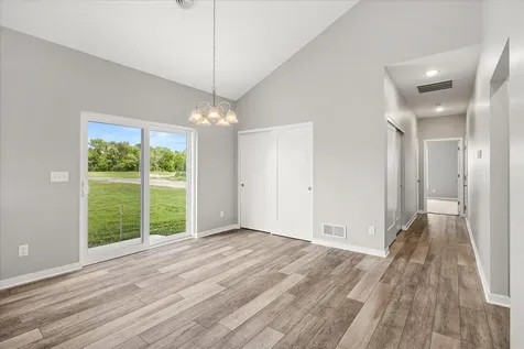 3 Dogwood Way Ottawa IL 61350