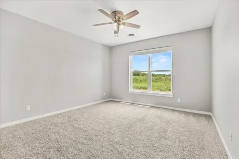 3 Dogwood Way Ottawa IL 61350