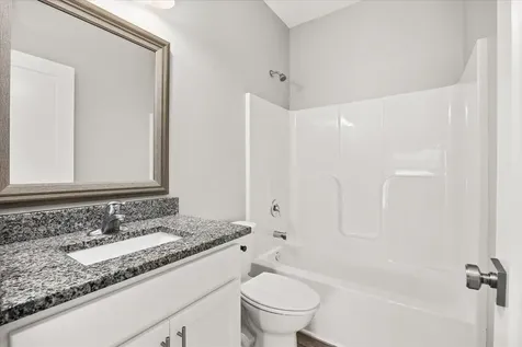 3 Dogwood Way Ottawa IL 61350
