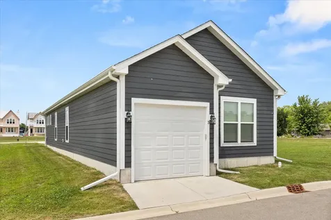 3 Dogwood Way Ottawa IL 61350