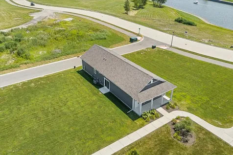 3 Dogwood Way Ottawa IL 61350