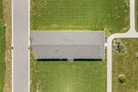 3 Dogwood Way Ottawa IL 61350