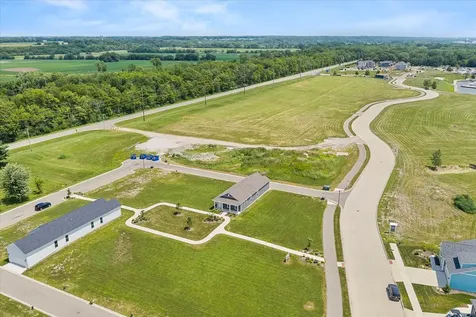 3 Dogwood Way Ottawa IL 61350