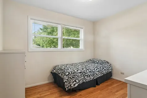 1145 South Haddow Avenue Arlington Heights IL 60005