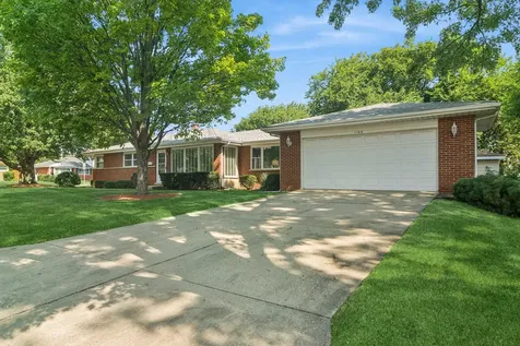 1145 South Haddow Avenue Arlington Heights IL 60005