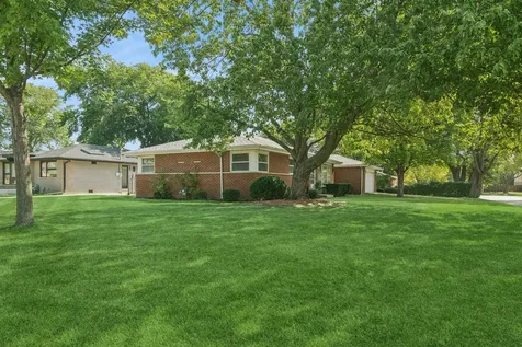 1145 South Haddow Avenue Arlington Heights IL 60005