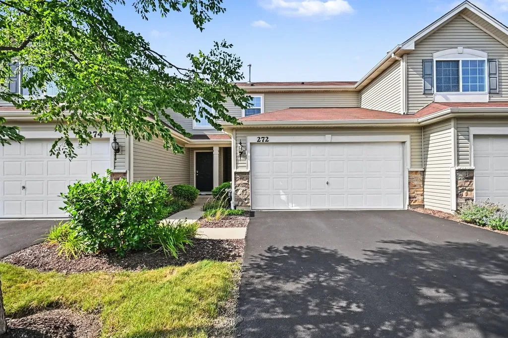 272 Wildmeadow Lane Woodstock IL 60098