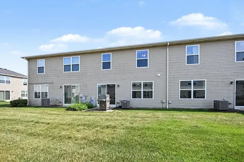 272 Wildmeadow Lane Woodstock IL 60098
