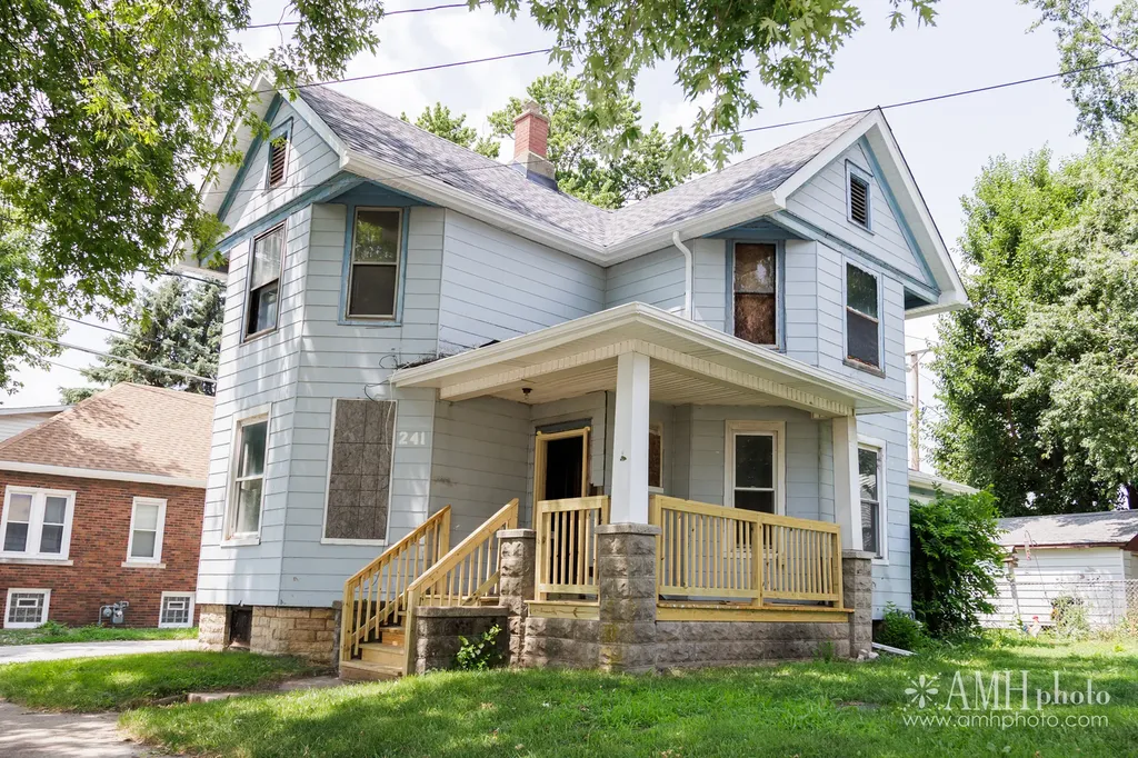 241 West Hickory Street Kankakee IL 60901