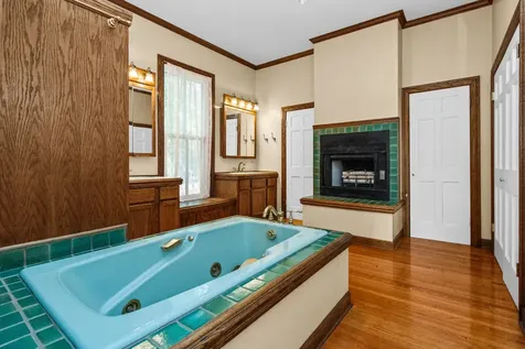1411 Maple Avenue Evanston IL 60201