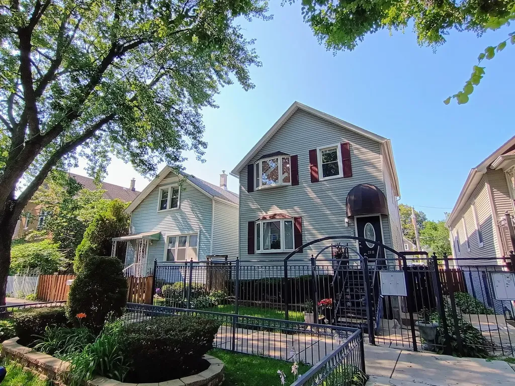 2516 West Lyndale Street Chicago IL 60647