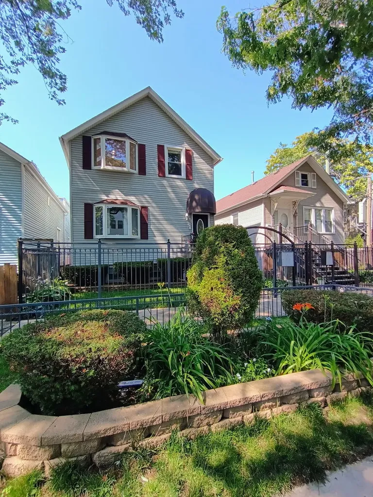 2516 West Lyndale Street Chicago IL 60647