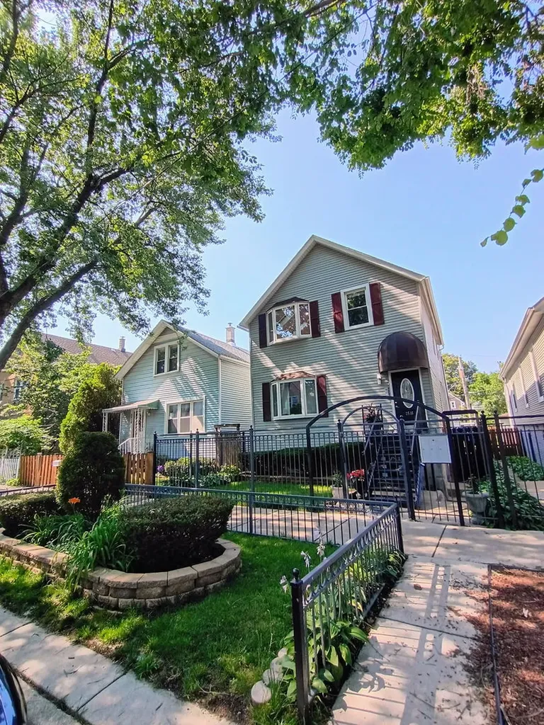 2516 West Lyndale Street Chicago IL 60647