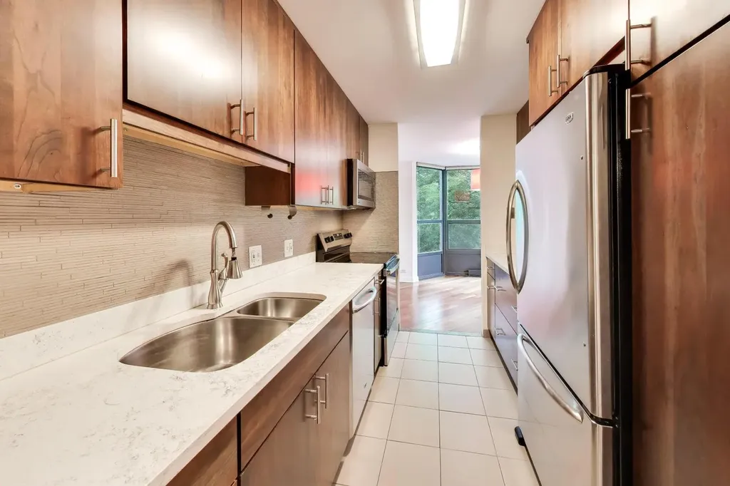 901 South Plymouth Court Chicago IL 60605