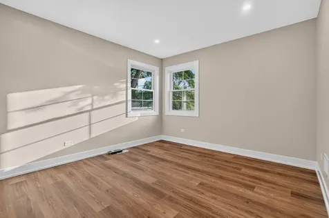 1707 West Martin Lane Mount Prospect IL 60056
