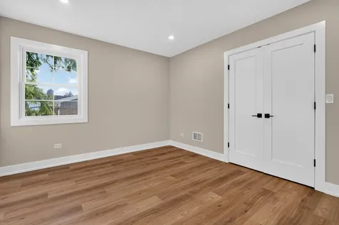 1707 West Martin Lane Mount Prospect IL 60056