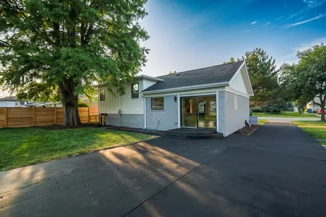 1707 West Martin Lane Mount Prospect IL 60056