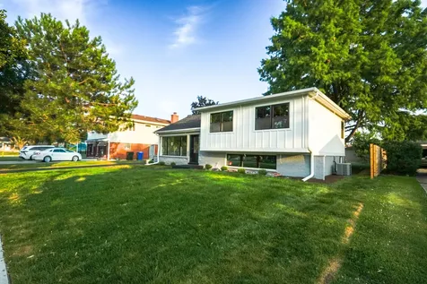 1707 West Martin Lane Mount Prospect IL 60056