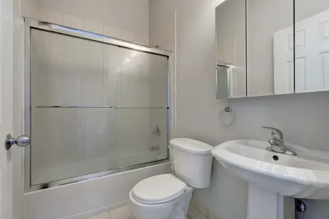 1329 West Loyola Avenue Chicago IL 60626
