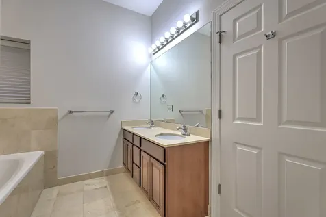 1329 West Loyola Avenue Chicago IL 60626
