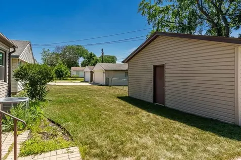 2328 Sharon Avenue Rockford IL 61103