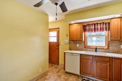2328 Sharon Avenue Rockford IL 61103
