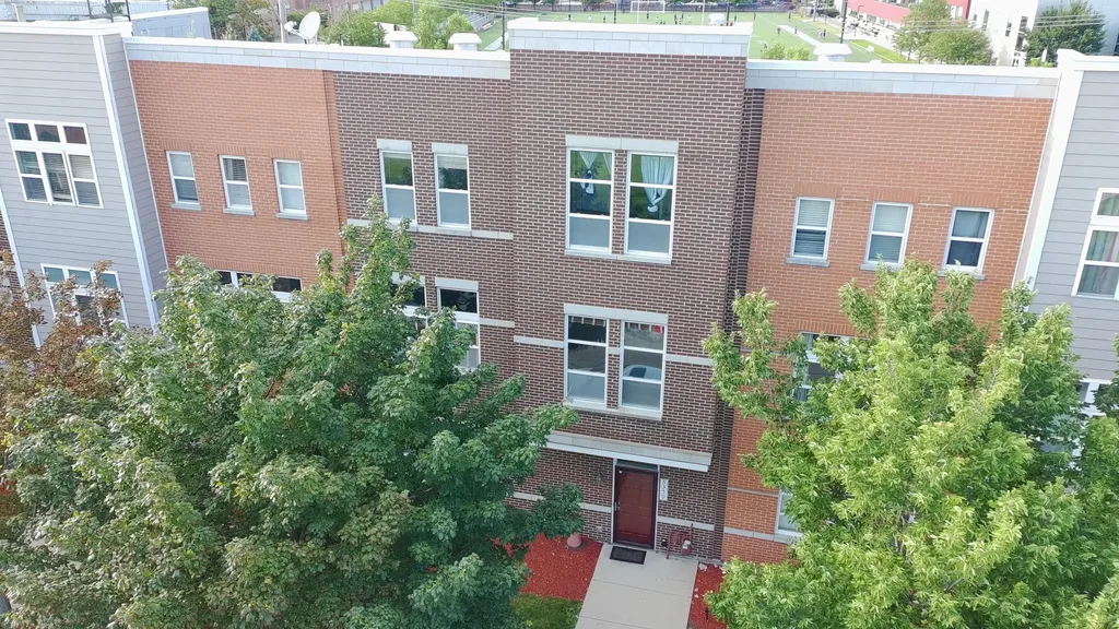 5350 West Hanson Avenue Chicago IL 60639