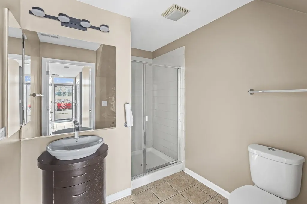 5350 West Hanson Avenue Chicago IL 60639