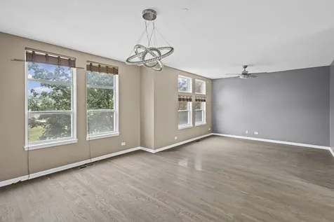 5350 West Hanson Avenue Chicago IL 60639