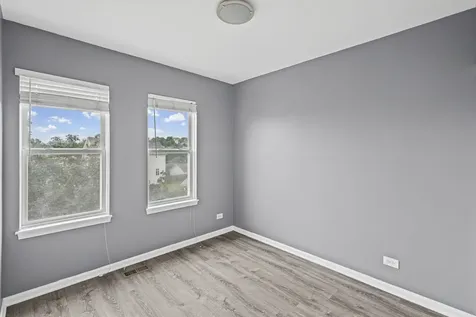 5350 West Hanson Avenue Chicago IL 60639