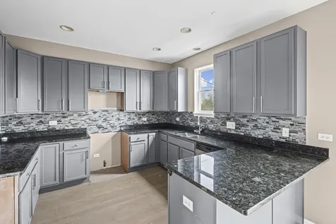 5350 West Hanson Avenue Chicago IL 60639