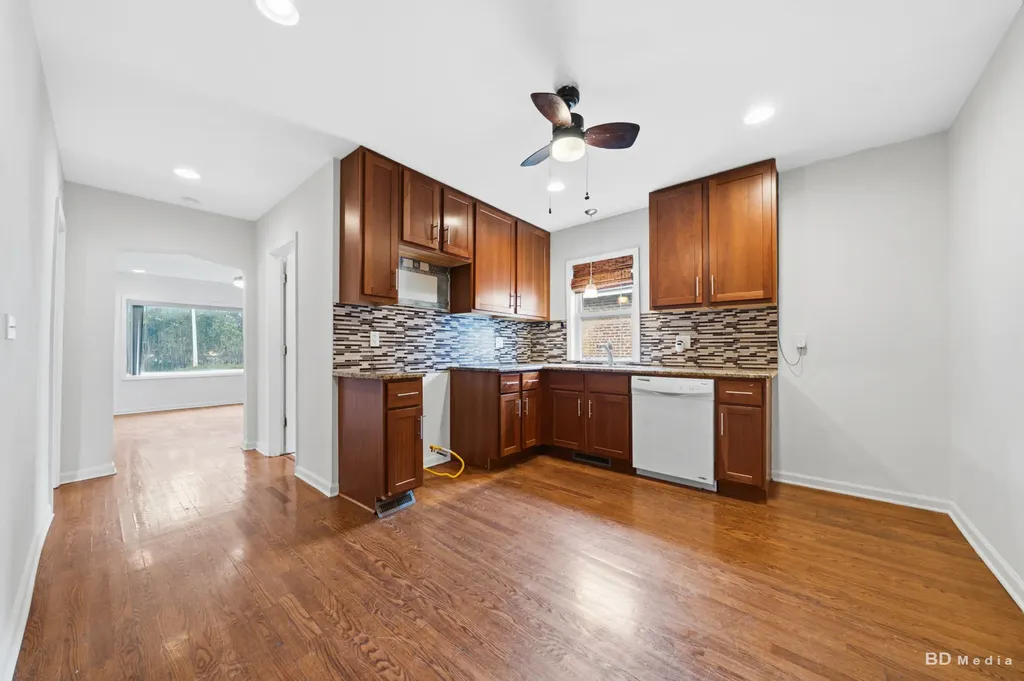 9648 South Eggleston Avenue Chicago IL 60628