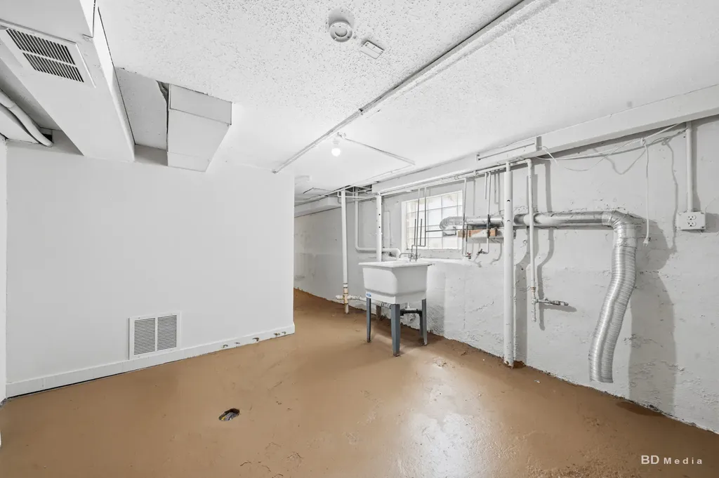 9648 South Eggleston Avenue Chicago IL 60628