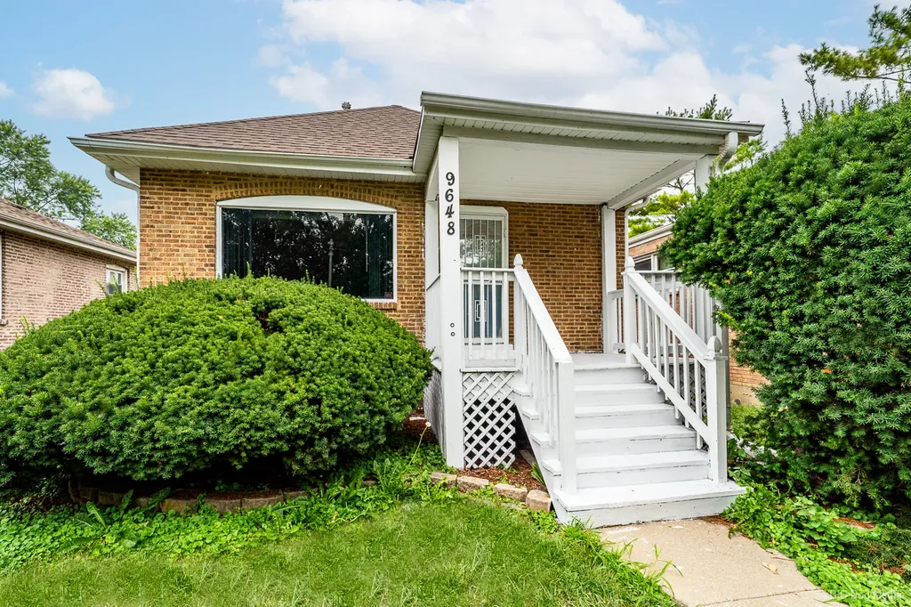 9648 South Eggleston Avenue Chicago IL 60628