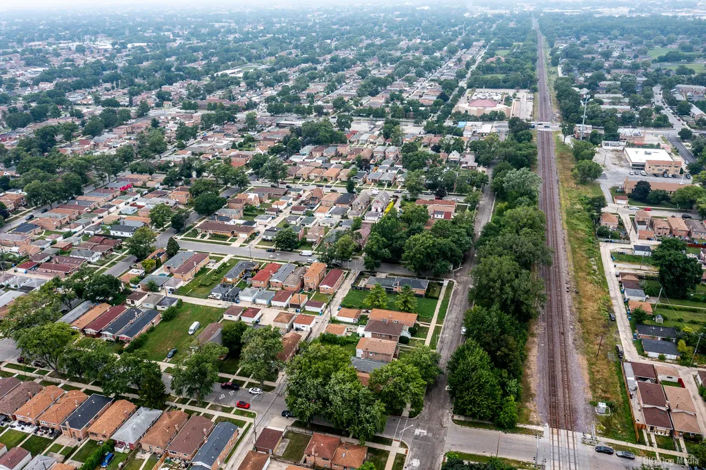 9648 South Eggleston Avenue Chicago IL 60628