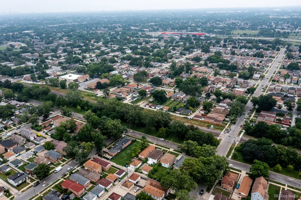9648 South Eggleston Avenue Chicago IL 60628