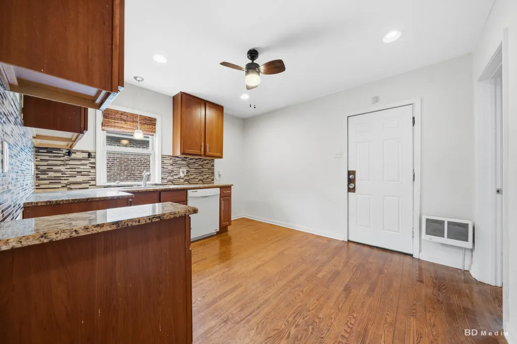 9648 South Eggleston Avenue Chicago IL 60628