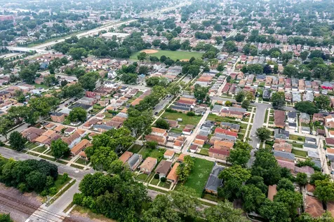 9648 South Eggleston Avenue Chicago IL 60628