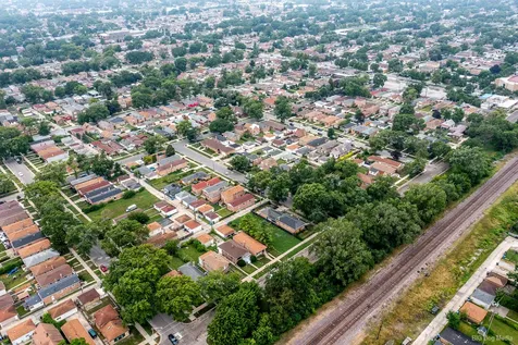 9648 South Eggleston Avenue Chicago IL 60628