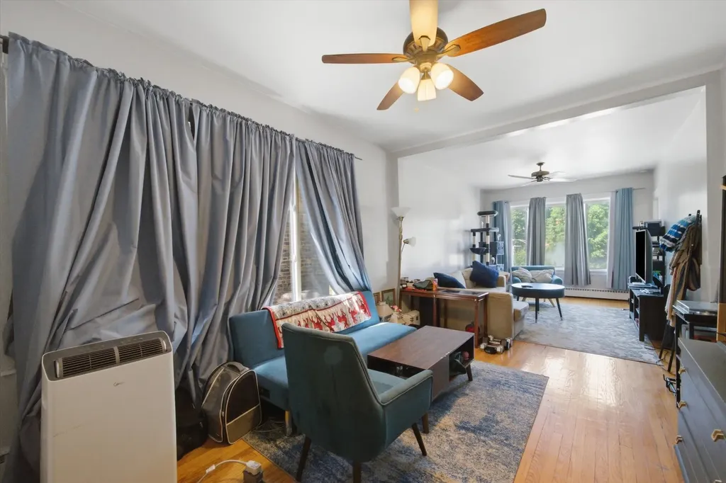5051 North Lincoln Avenue Chicago IL 60625