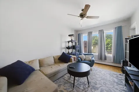 5051 North Lincoln Avenue Chicago IL 60625