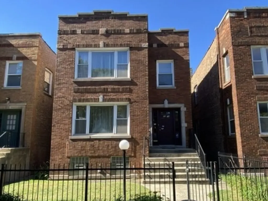 8036 South Dobson Avenue Chicago IL 60619