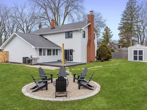 707 West Woodland Road Lake Bluff IL 60044