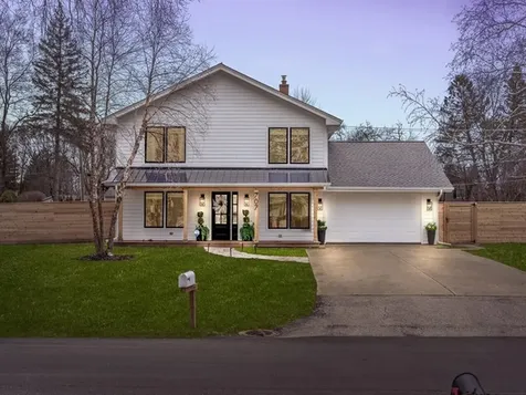 707 West Woodland Road Lake Bluff IL 60044
