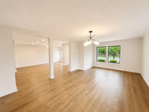 707 West Woodland Road Lake Bluff IL 60044