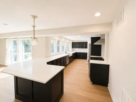 707 West Woodland Road Lake Bluff IL 60044