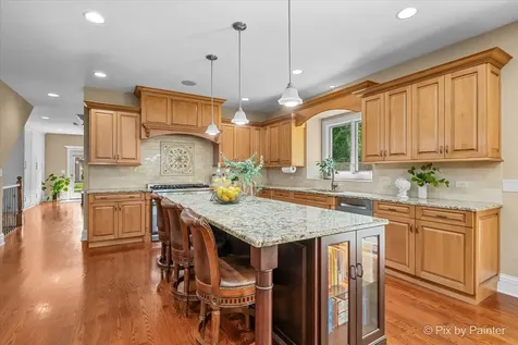 320 North Waynes Court Palatine IL 60067