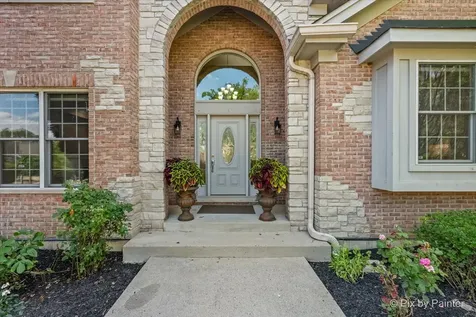 320 North Waynes Court Palatine IL 60067
