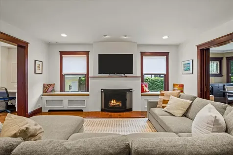411 East Illinois Road Lake Forest IL 60045
